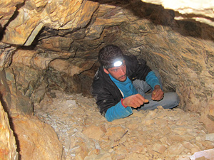ヒマラヤ水晶採掘