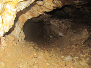 ヒマラヤ水晶採掘
