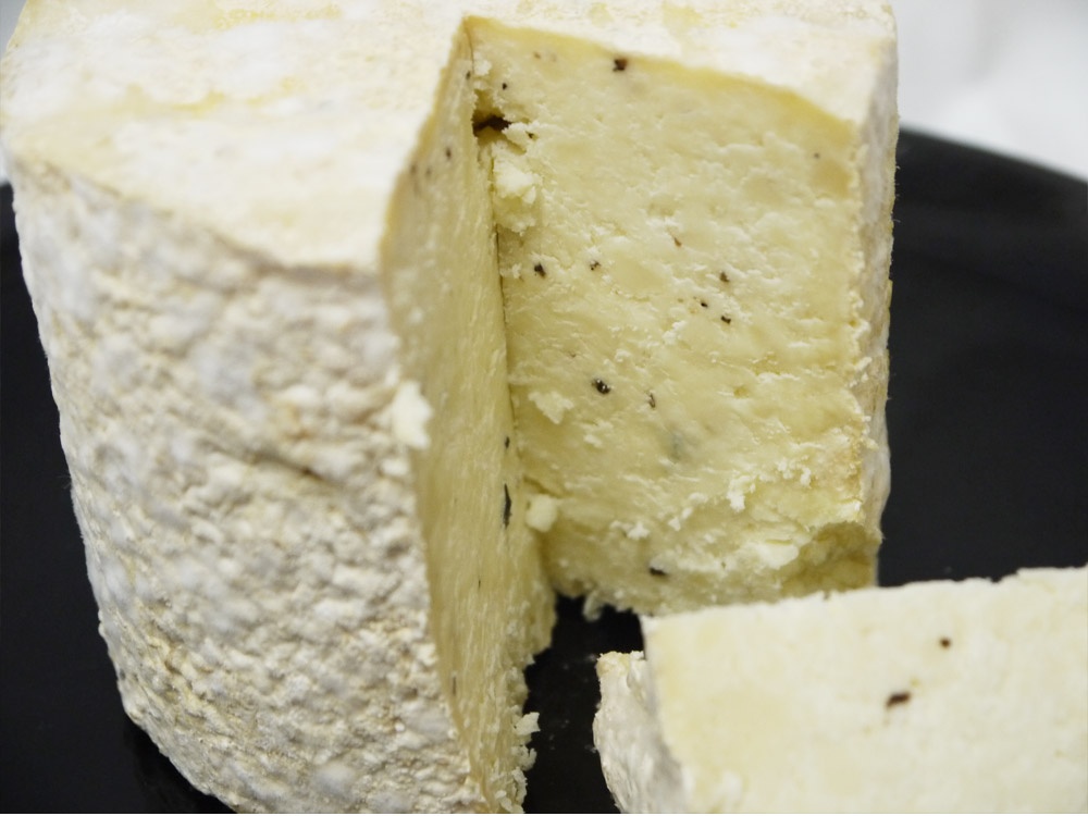イタリア産 チーズ トゥフィン コン タルトゥーフォ 黒トリュフ